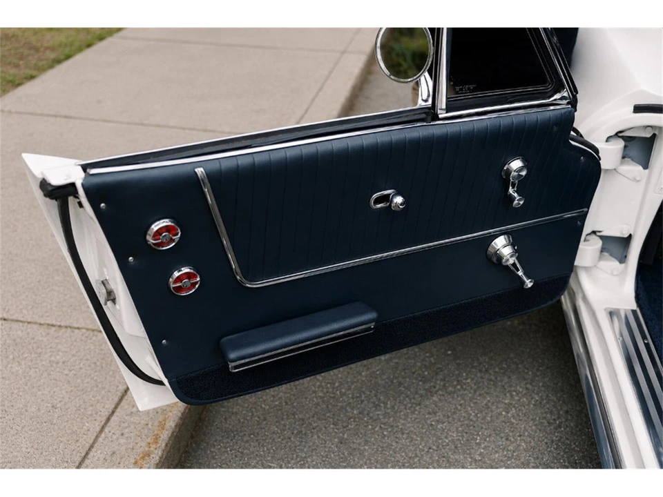 1964 Chevrolet Corvette C2 - Image 18 of 31
