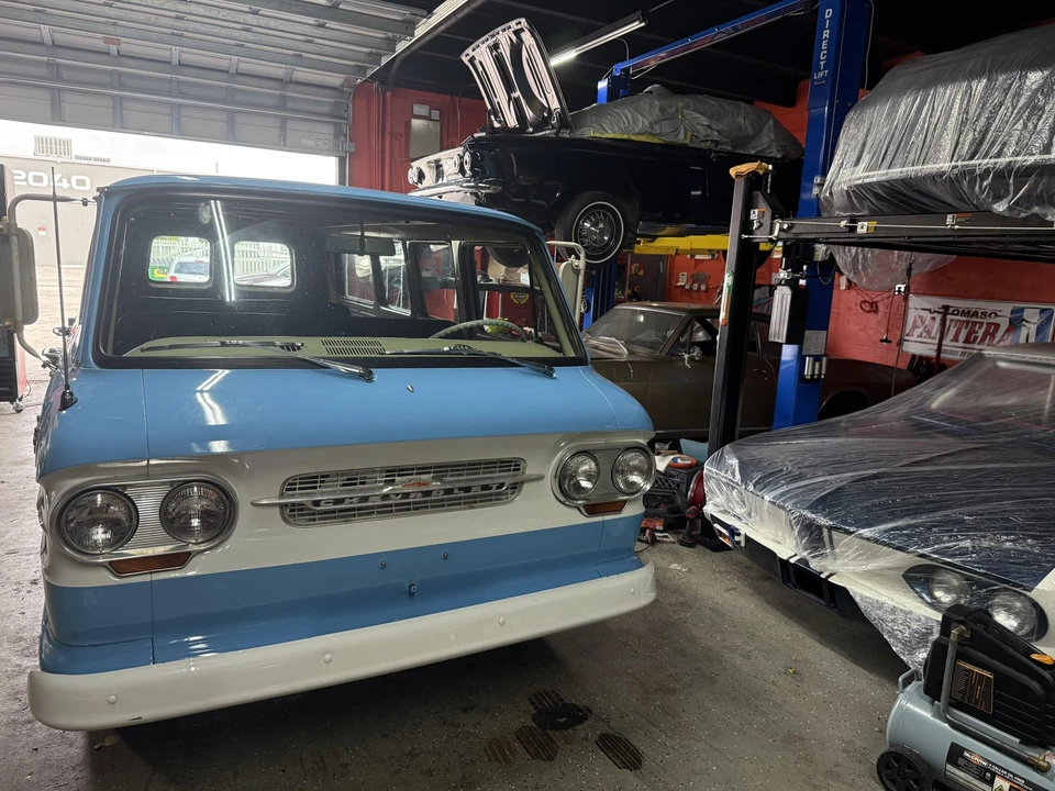 1964 Chevrolet Corvair Greenbrier & Corvan - Image 29 of 31