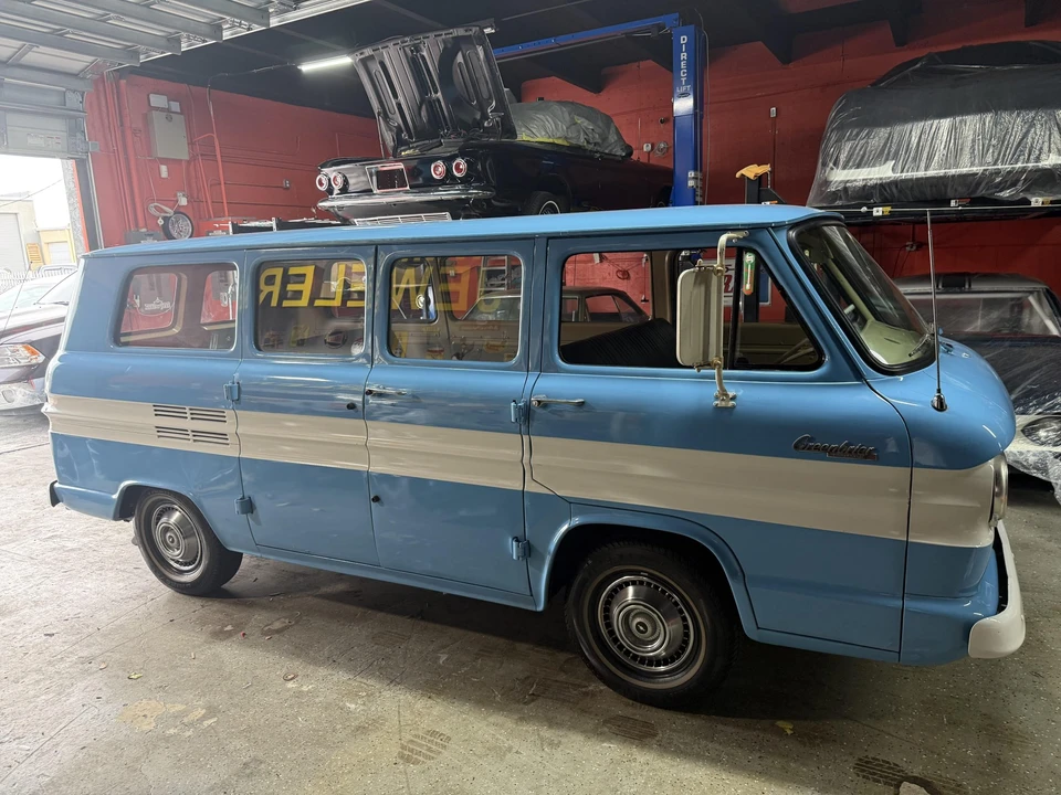1964 Chevrolet Corvair Greenbrier & Corvan - Image 27 of 31