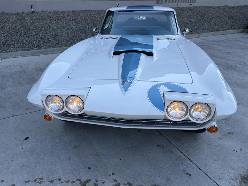 1964 Chevrolet Corvette C2 - Image 2 of 31