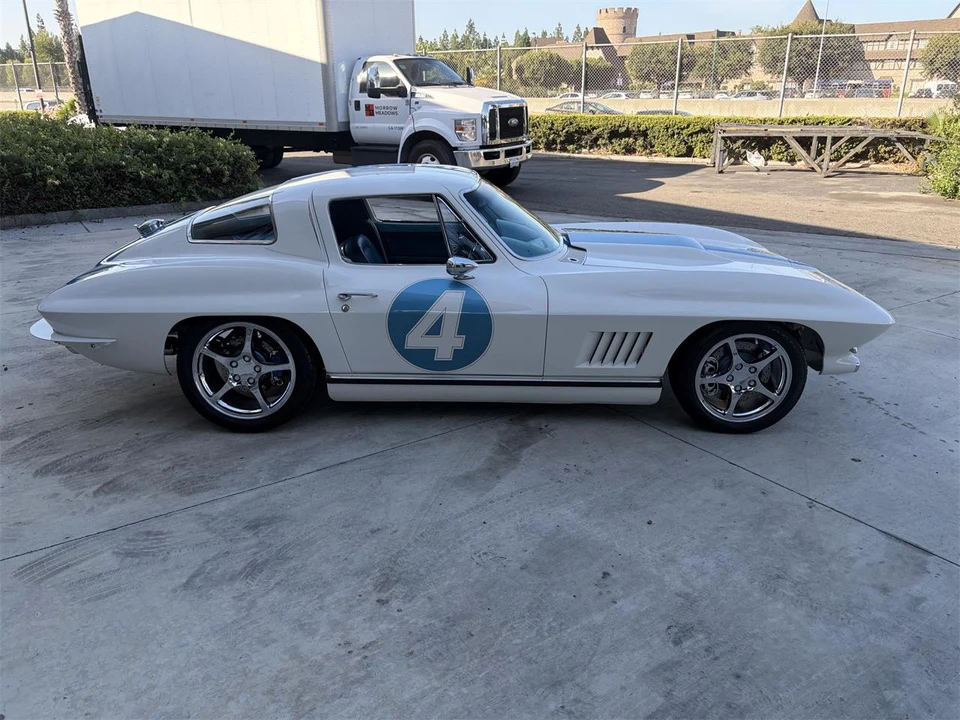 1964 Chevrolet Corvette C2 - Image 11 of 31