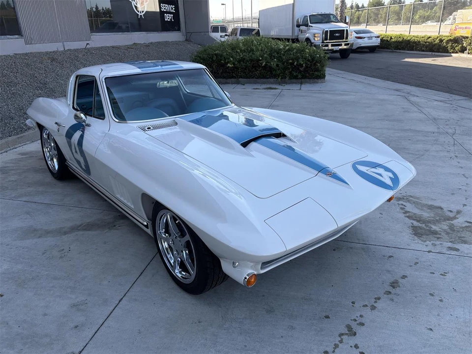 1964 Chevrolet Corvette C2 - Image 12 of 31