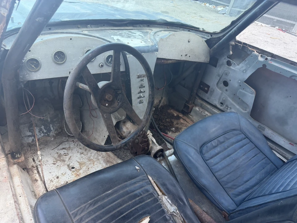 1964 Chevrolet Corvette C2 - Image 17 of 31