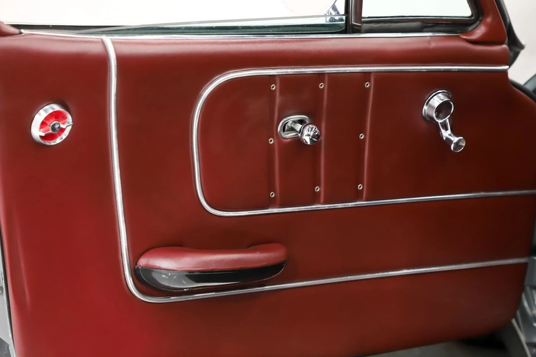 1964 Chevrolet Corvette C2 - Image 10 of 31