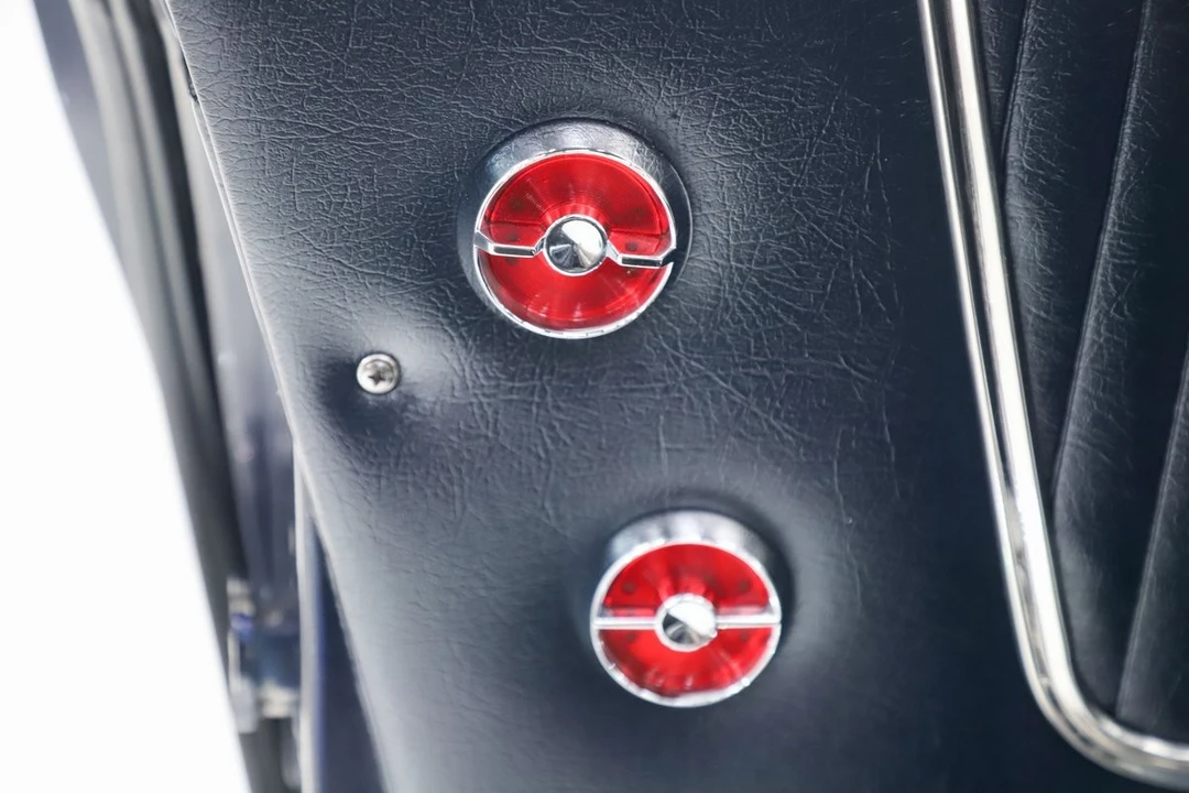 1964 Chevrolet Corvette C2 - Image 10 of 31