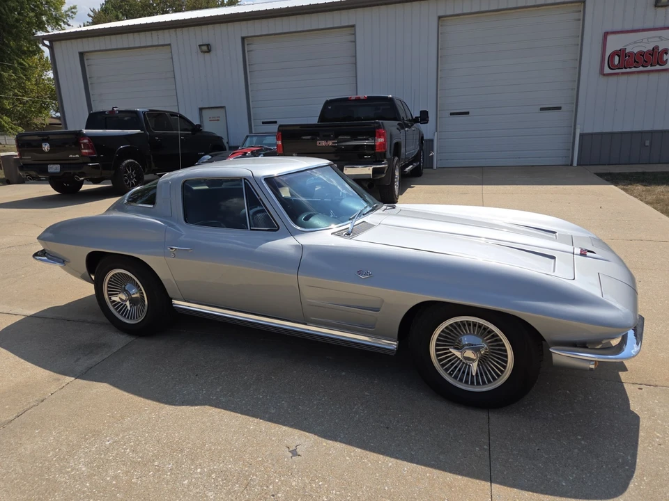1964 Chevrolet Corvette C2 - Image 11 of 31