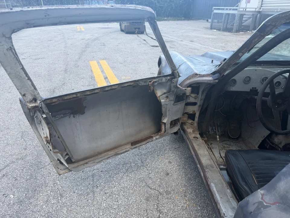 1964 Chevrolet Corvette C2 - Image 23 of 31