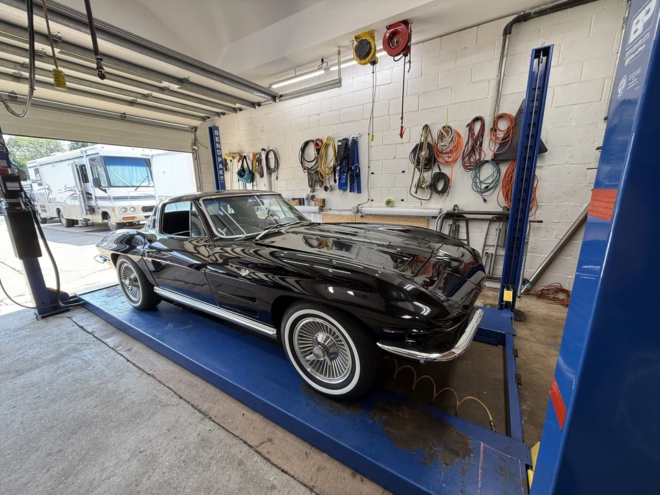 1964 Chevrolet Corvette C2 - Image 14 of 31