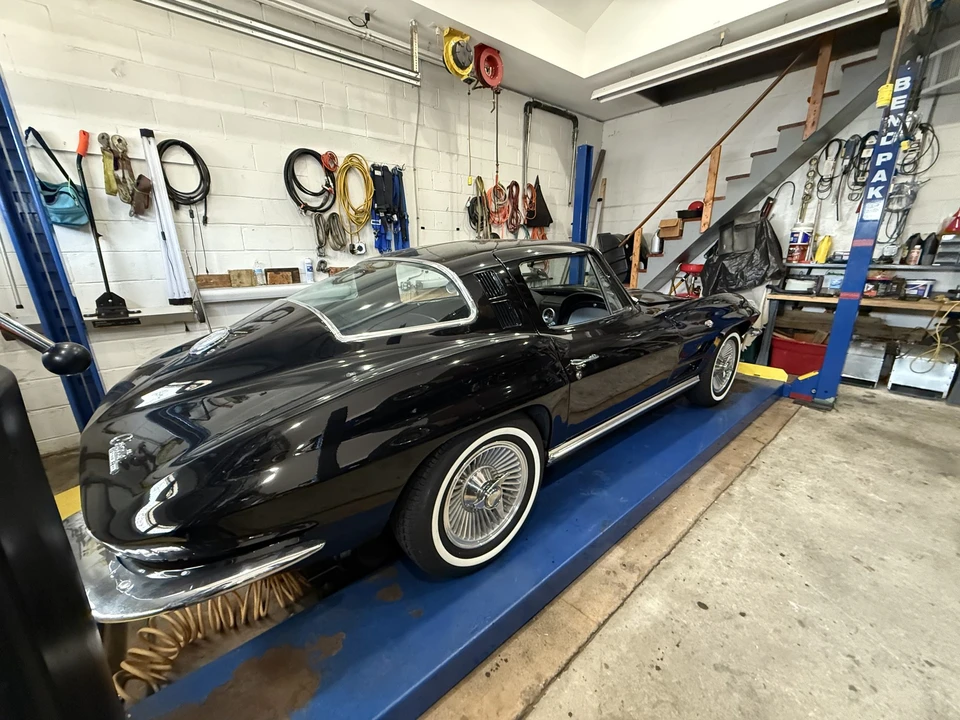1964 Chevrolet Corvette C2 - Image 17 of 31