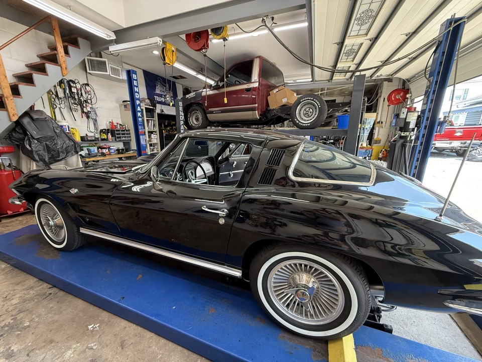 1964 Chevrolet Corvette C2 - Image 21 of 31