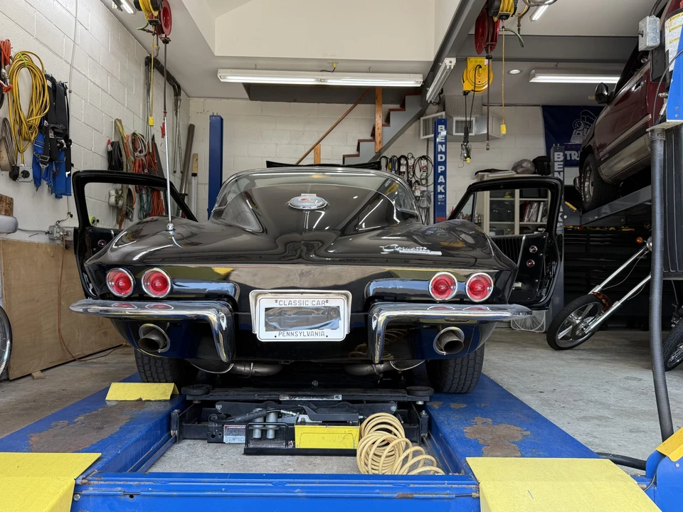 1964 Chevrolet Corvette C2 - Image 19 of 31