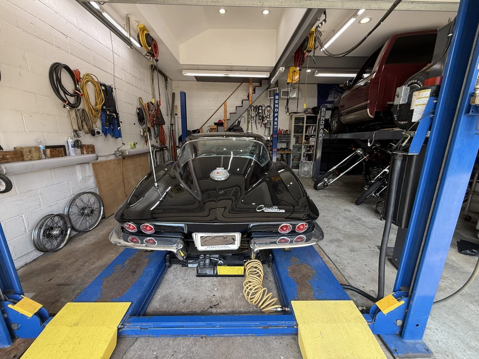 1964 Chevrolet Corvette C2 - Image 18 of 31