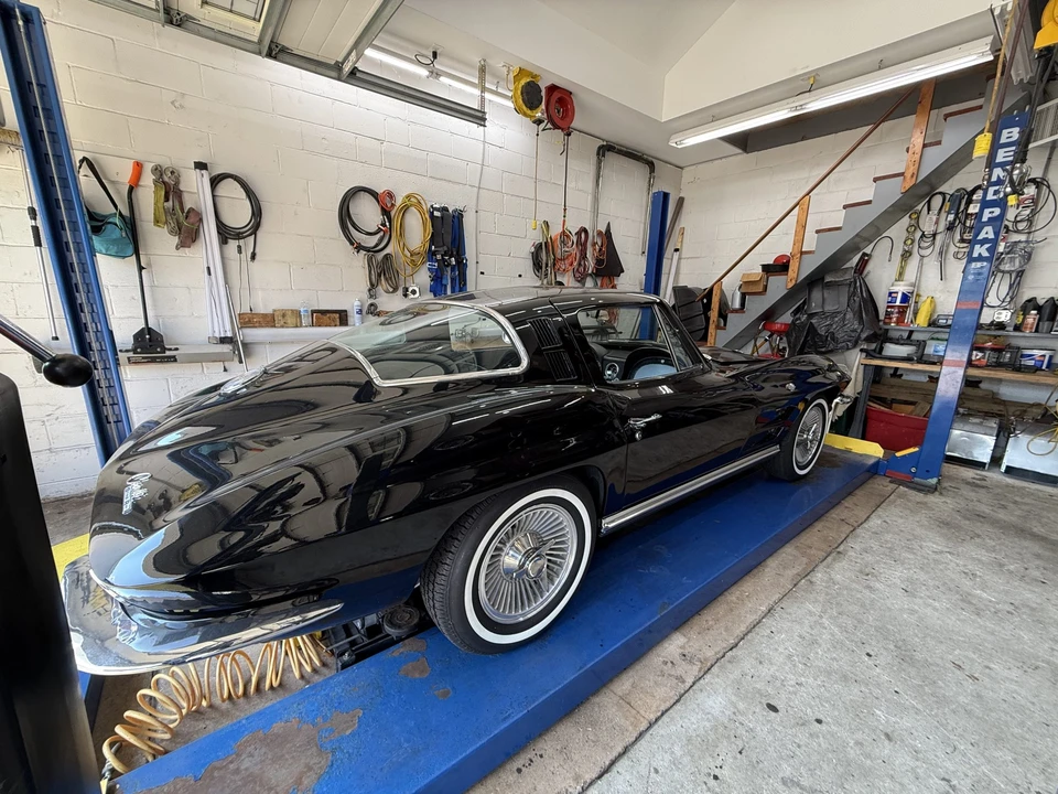 1964 Chevrolet Corvette C2 - Image 16 of 31