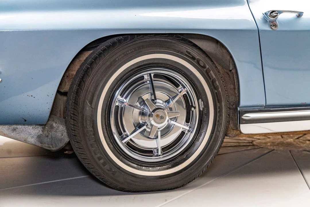 1964 Chevrolet Corvette C2 - Image 17 of 24