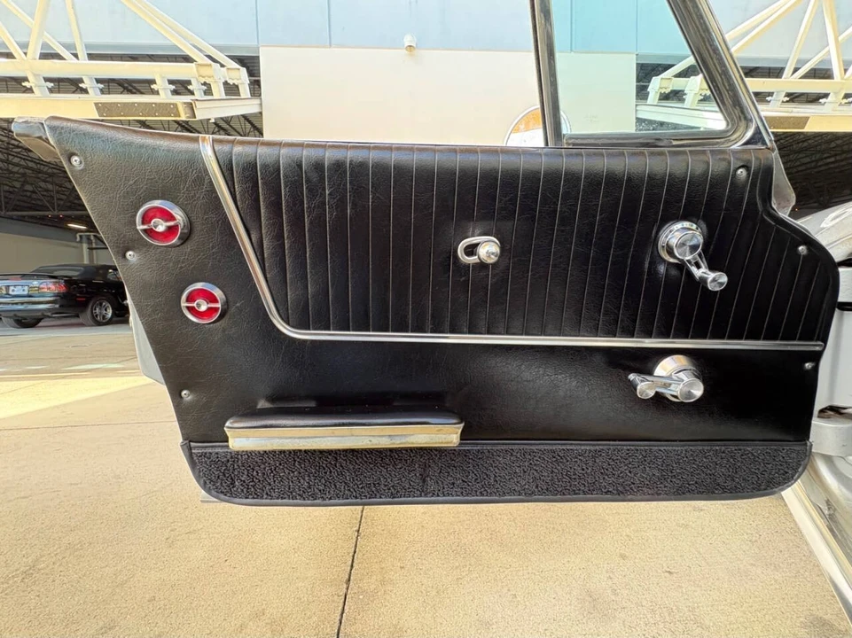 1964 Chevrolet Corvette C2 - Image 31 of 31