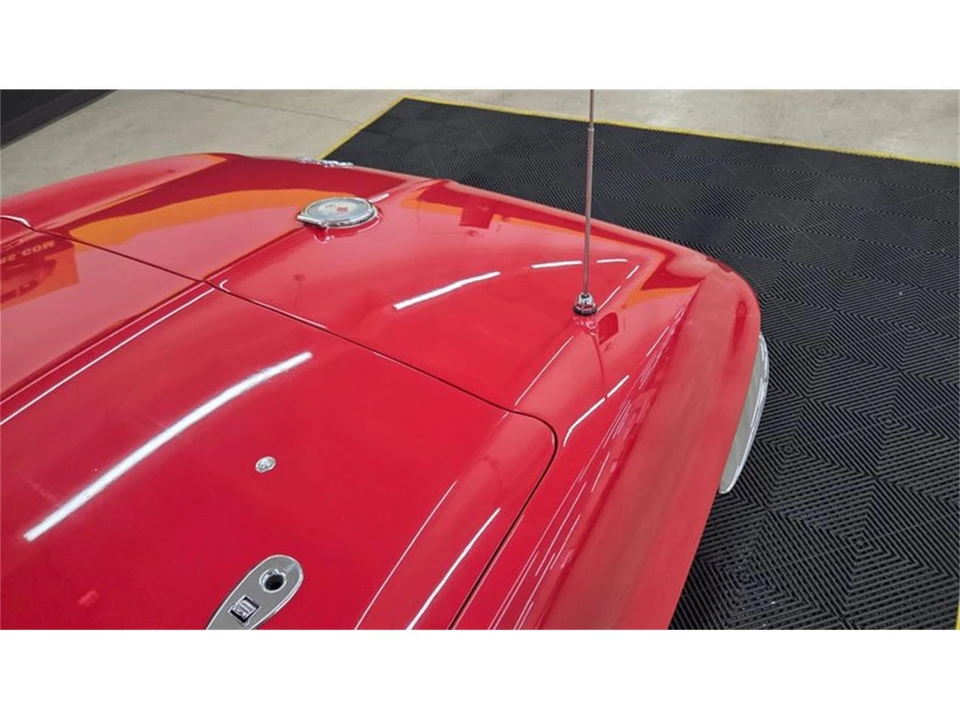 1964 Chevrolet Corvette C2 - Image 17 of 31