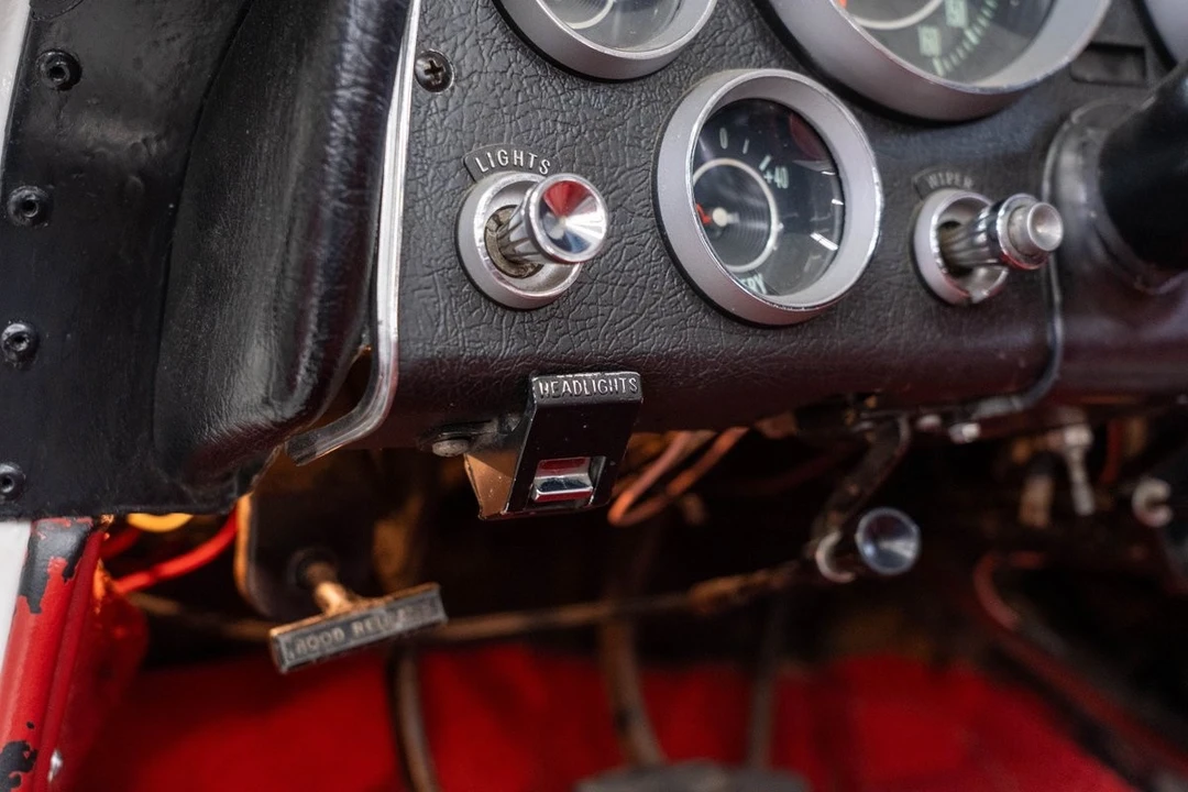 1964 Chevrolet Corvette C2 - Image 30 of 31
