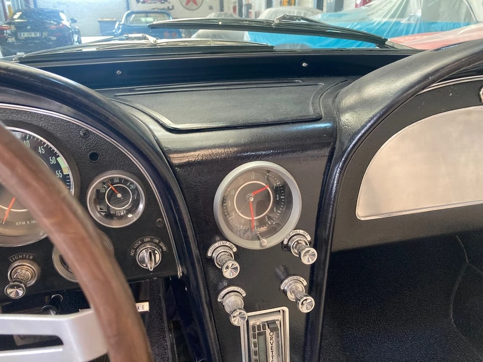 1964 Chevrolet Corvette C2 - Image 15 of 31