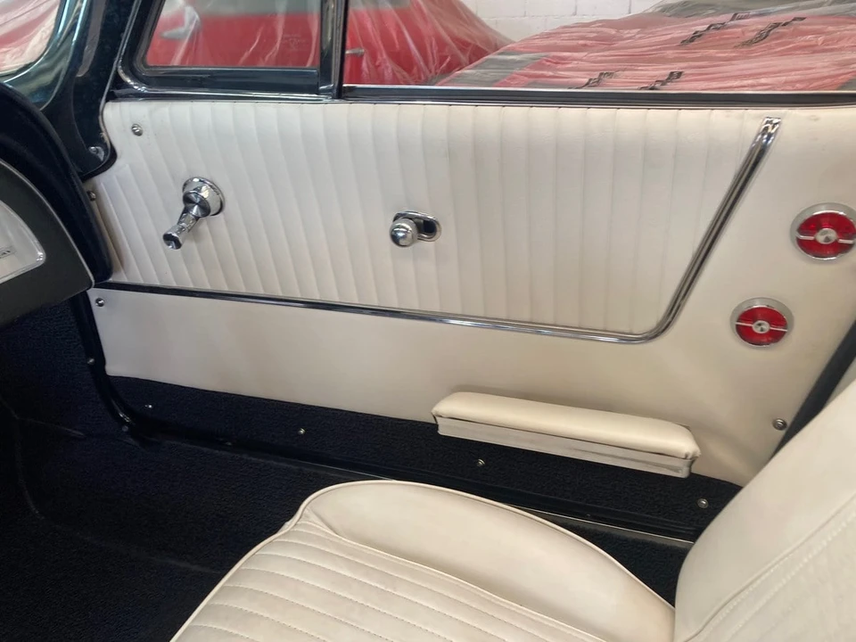 1964 Chevrolet Corvette C2 - Image 17 of 31