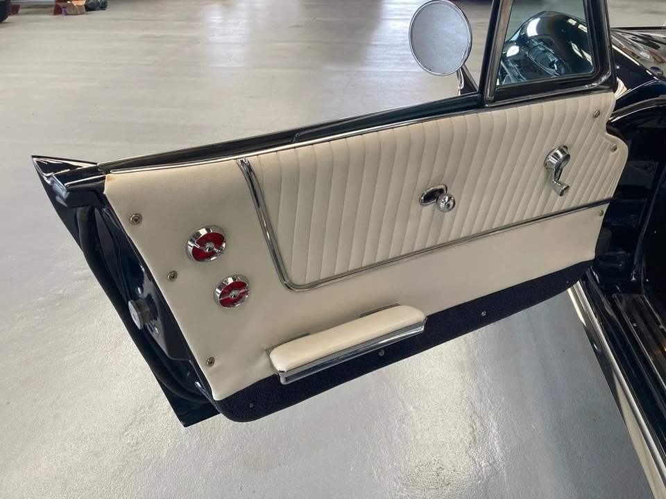 1964 Chevrolet Corvette C2 - Image 23 of 31