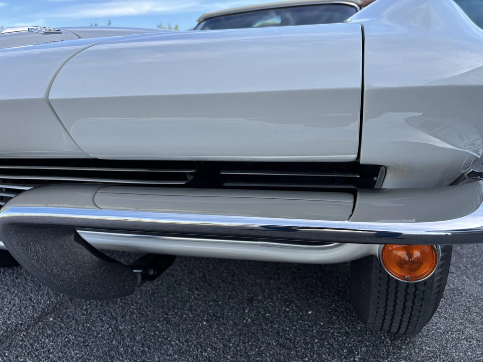 1964 Chevrolet Corvette C2 - Image 16 of 31