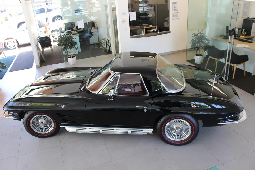 1964 Chevrolet Corvette C2 - Image 20 of 31