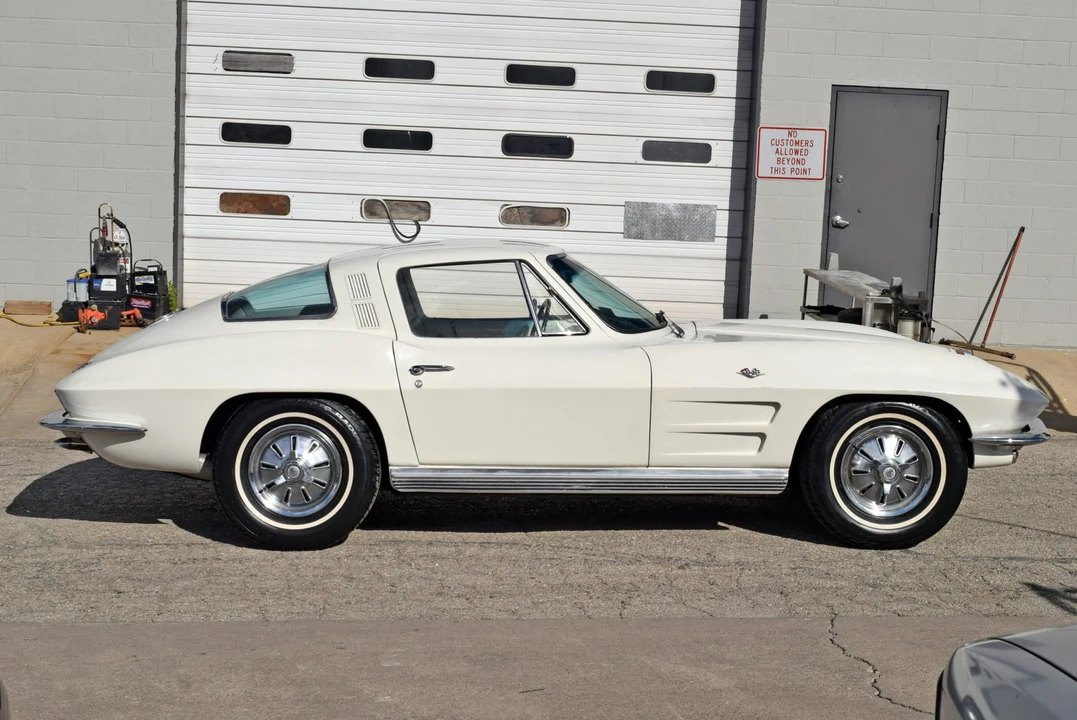 1964 Chevrolet Corvette C2 - Image 13 of 31