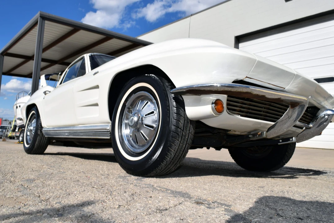1964 Chevrolet Corvette C2 - Image 17 of 31