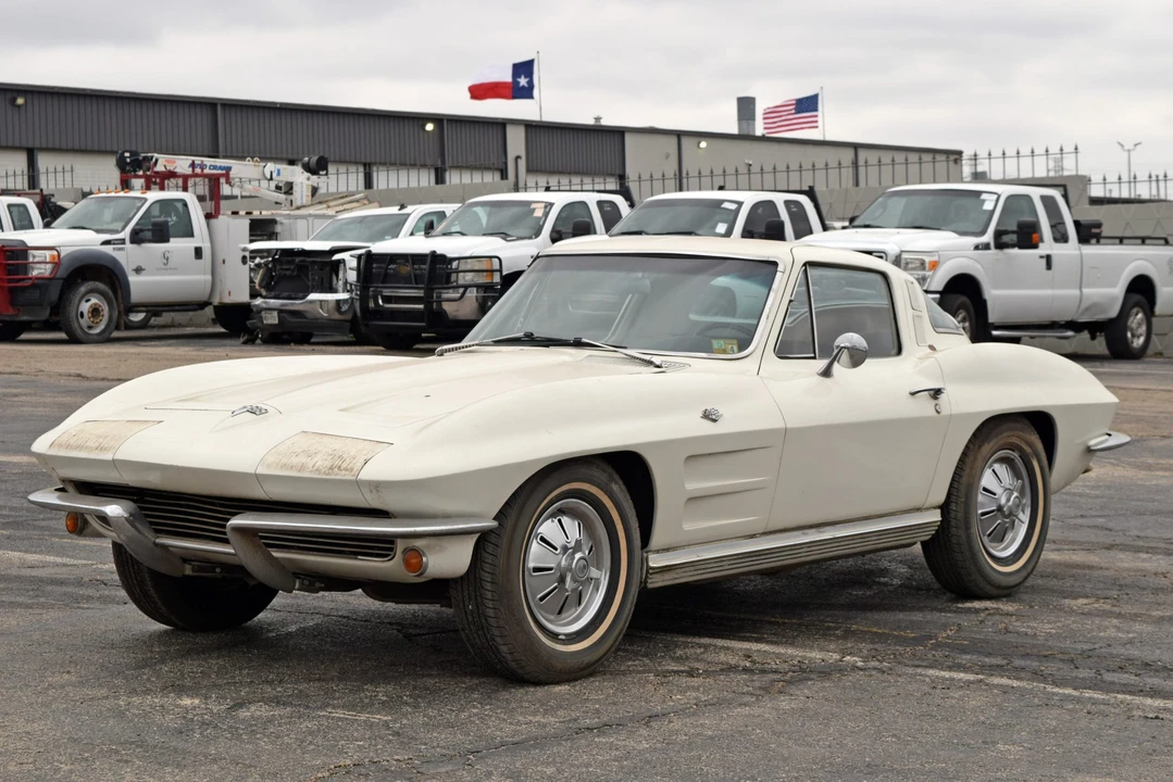 1964 Chevrolet Corvette C2 - Image 2 of 31