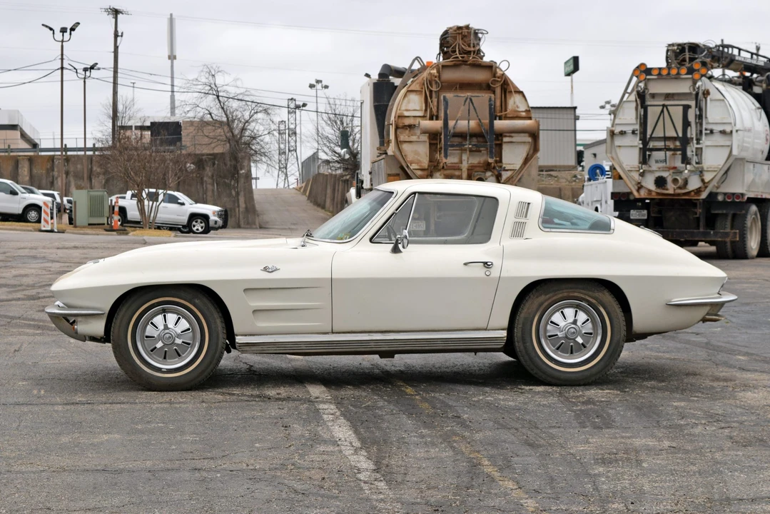 1964 Chevrolet Corvette C2 - Image 3 of 31