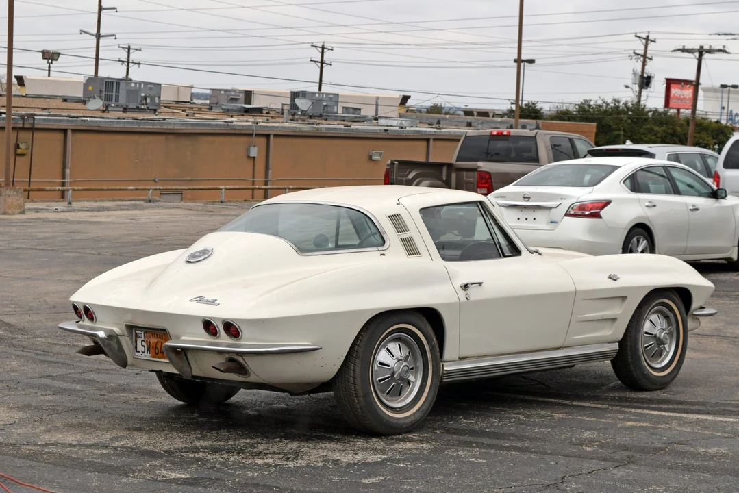 1964 Chevrolet Corvette C2 - Image 11 of 31