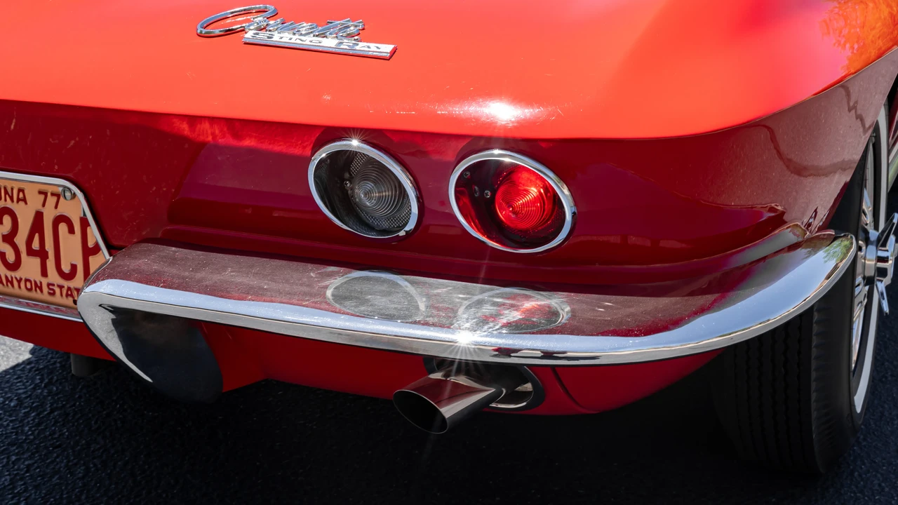 1964 Chevrolet Corvette C2 - Image 15 of 24
