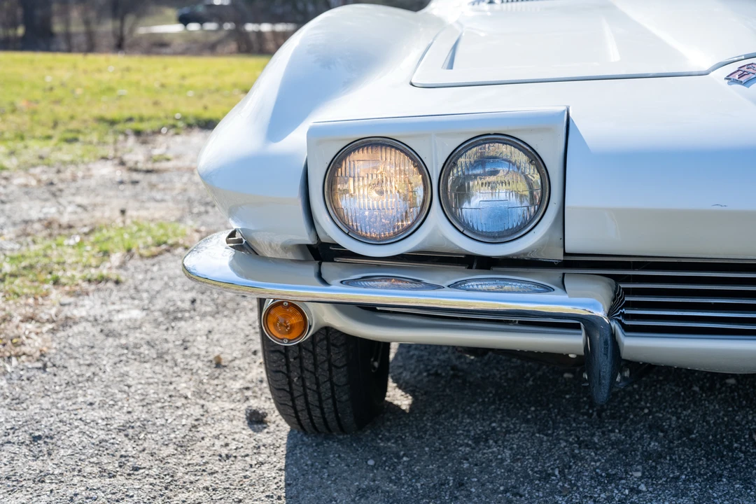 1965 Chevrolet Corvette C2 - Image 19 of 31