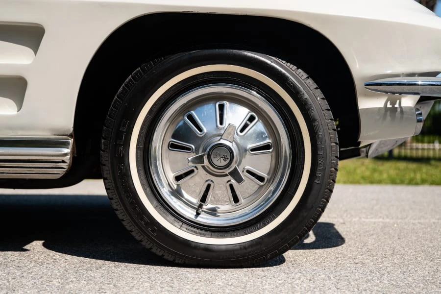 1964 Chevrolet Corvette C2 - Image 17 of 31