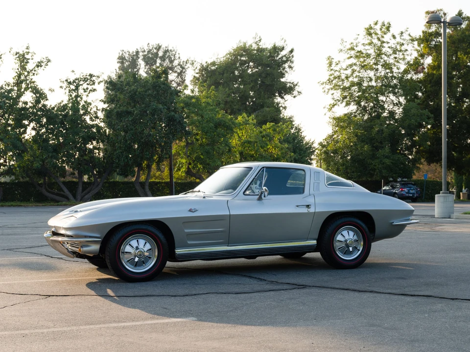 1964 Chevrolet Corvette C2 - Image 2 of 31
