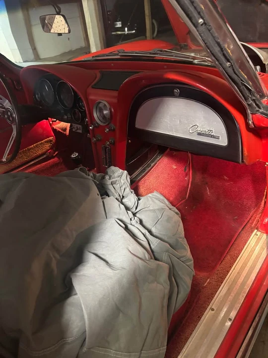 1964 Chevrolet Corvette C2 - Image 15 of 18
