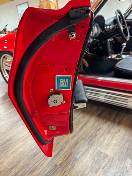 1964 Chevrolet Corvette C2 - Image 30 of 31