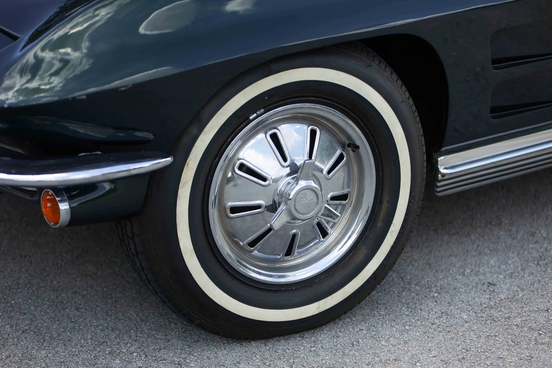 1964 Chevrolet Corvette C2 - Image 25 of 31