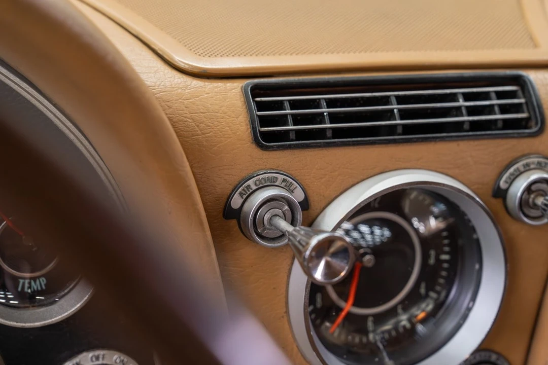 1964 Chevrolet Corvette C2 - Image 18 of 31