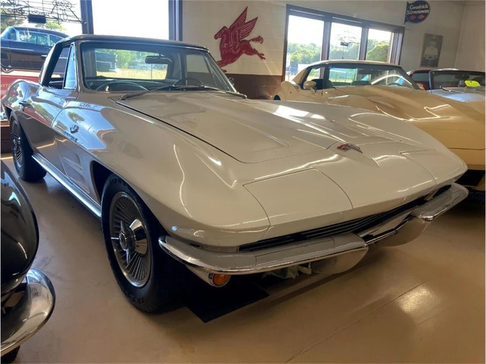 1964 Chevrolet Corvette C2 - Image 17 of 31