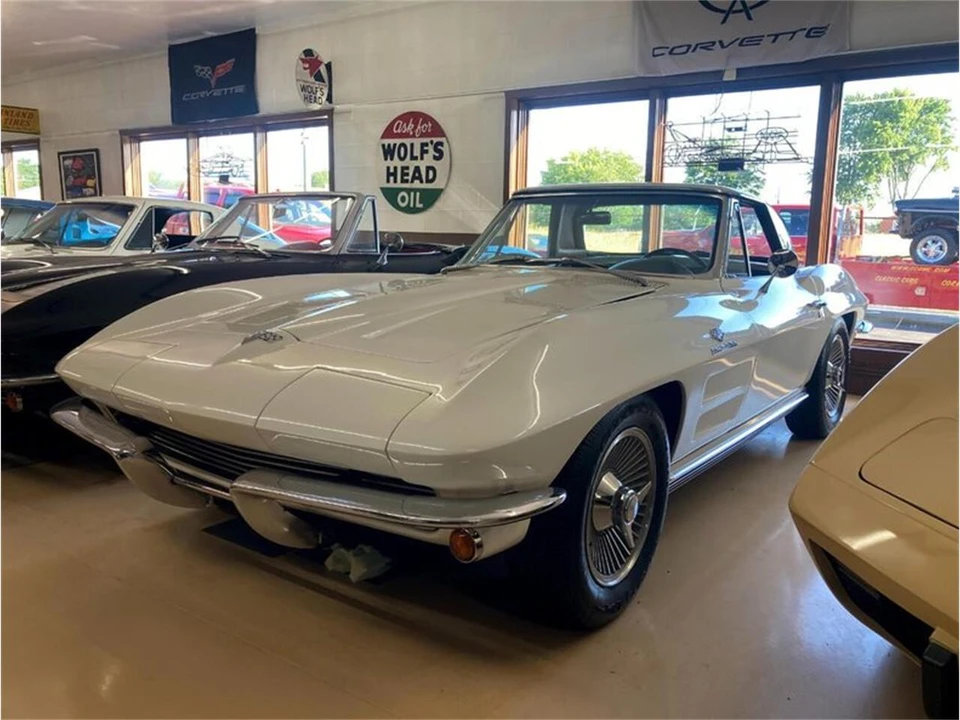 1964 Chevrolet Corvette C2 - Image 19 of 31