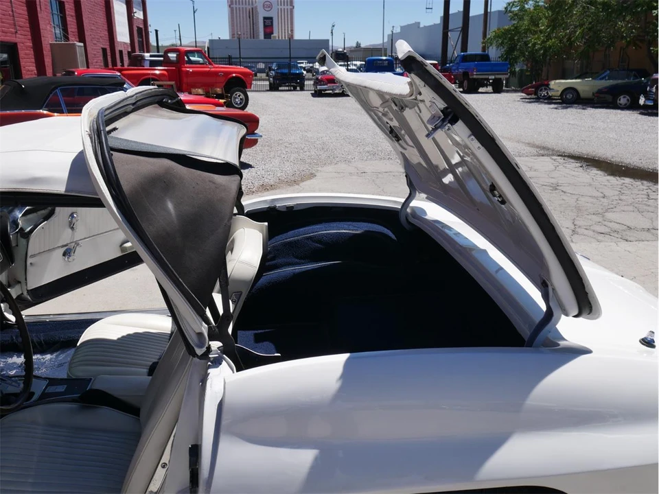 1964 Chevrolet Corvette C2 - Image 11 of 31