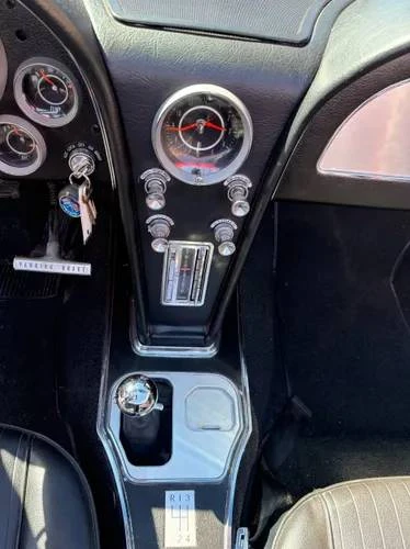 1964 Chevrolet Corvette C2 - Image 10 of 24