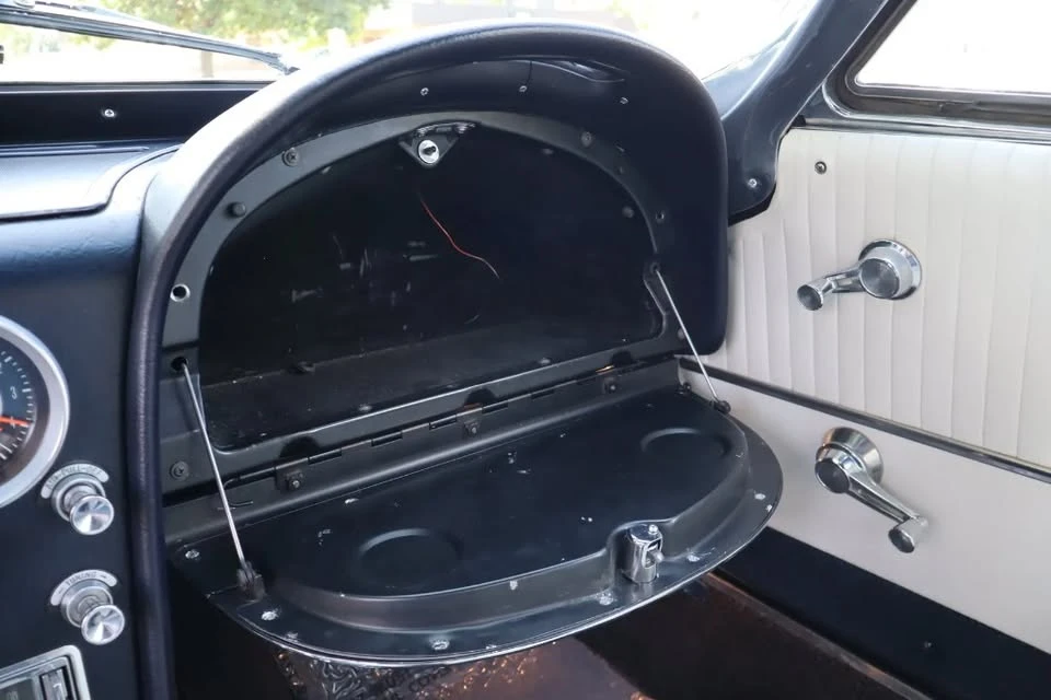 1964 Chevrolet Corvette C2 - Image 14 of 20