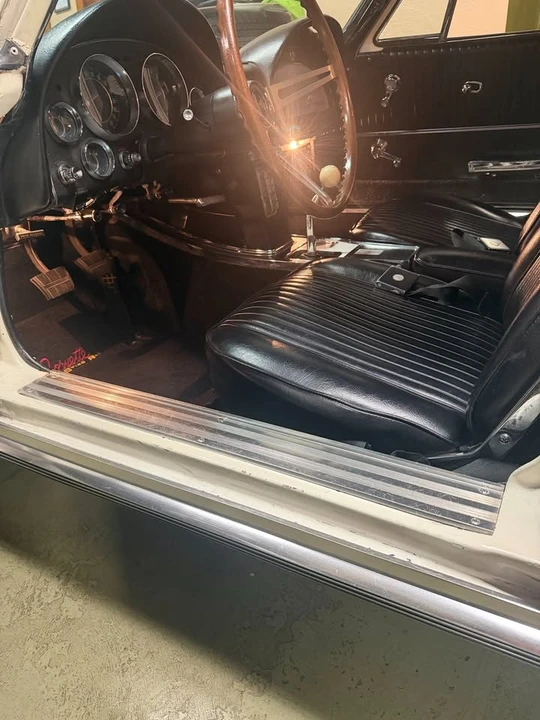 1964 Chevrolet Corvette C2 - Image 15 of 20