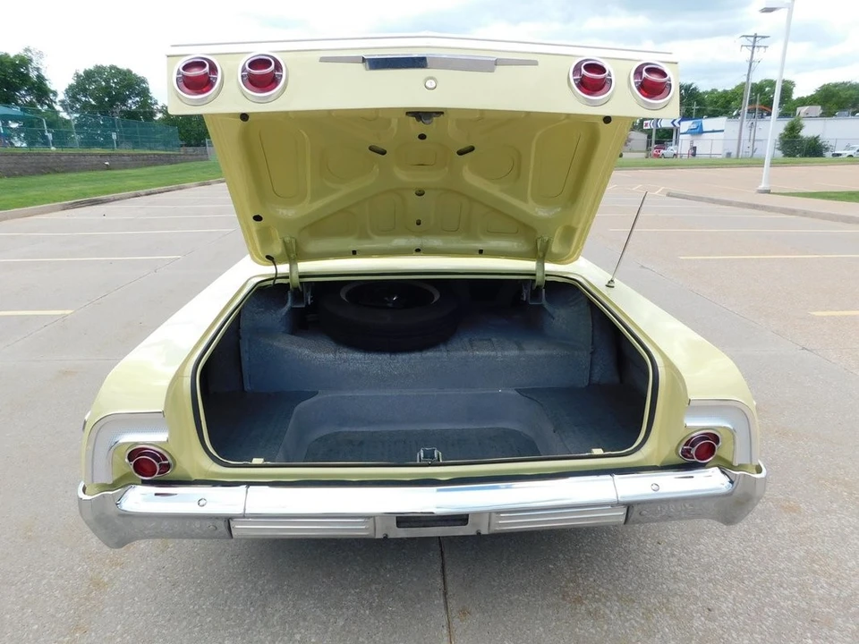 1964 Chevrolet Impala SS 3rd Gen - Image 20 of 31