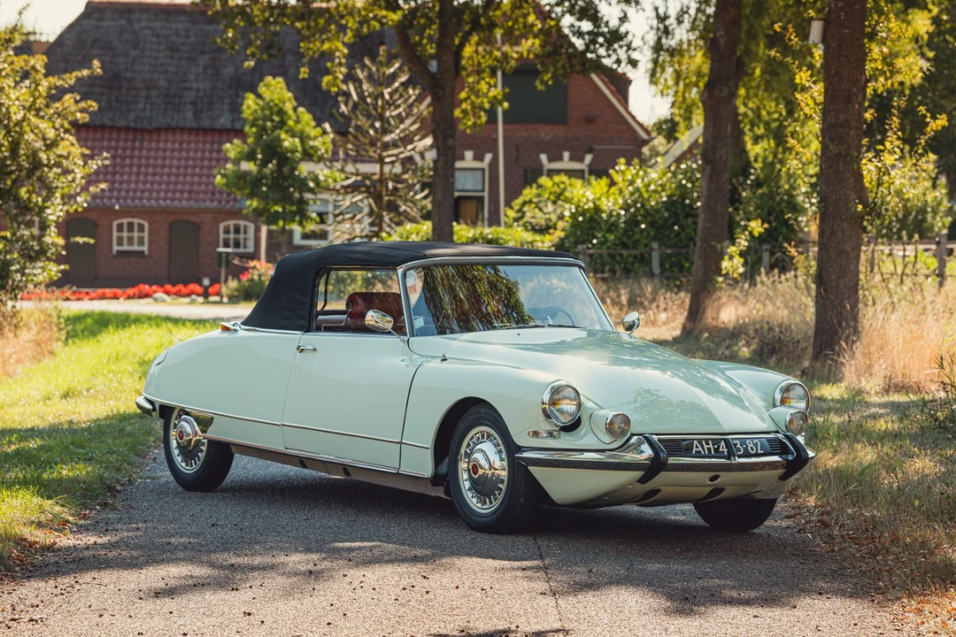 1964 Citroen DS19 - Image 15 of 31