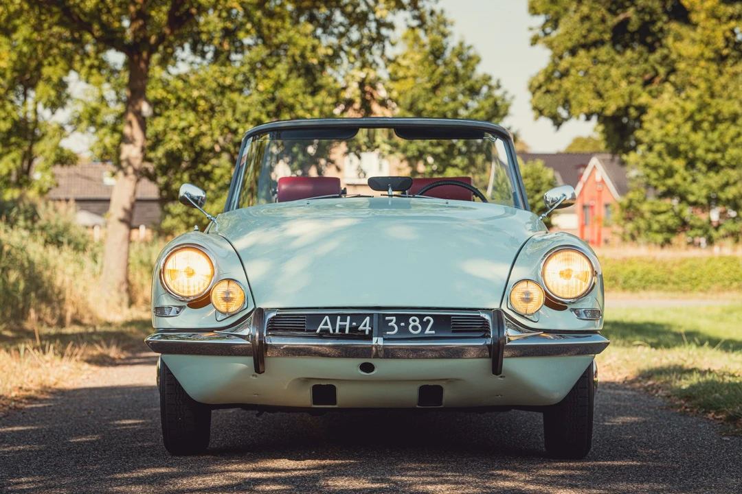 1964 Citroen DS19 - Image 13 of 31