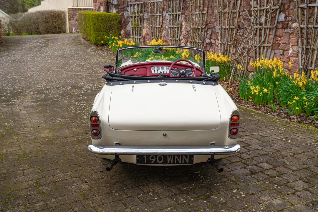 1964 Daimler SP250 - Image 11 of 30