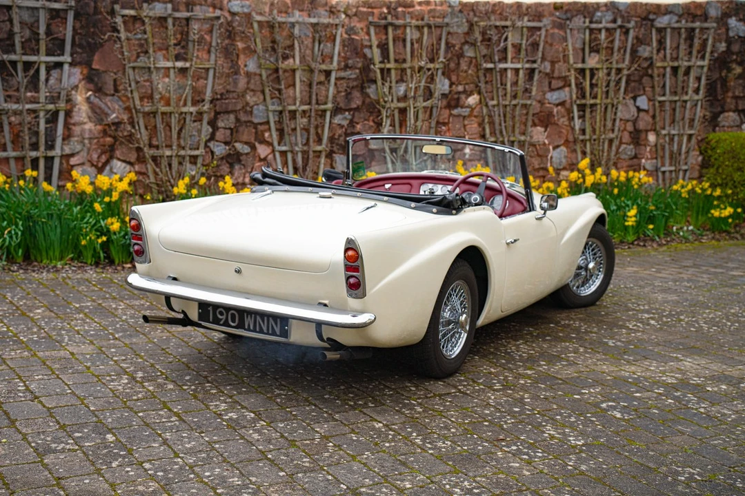 1964 Daimler SP250 - Image 9 of 30